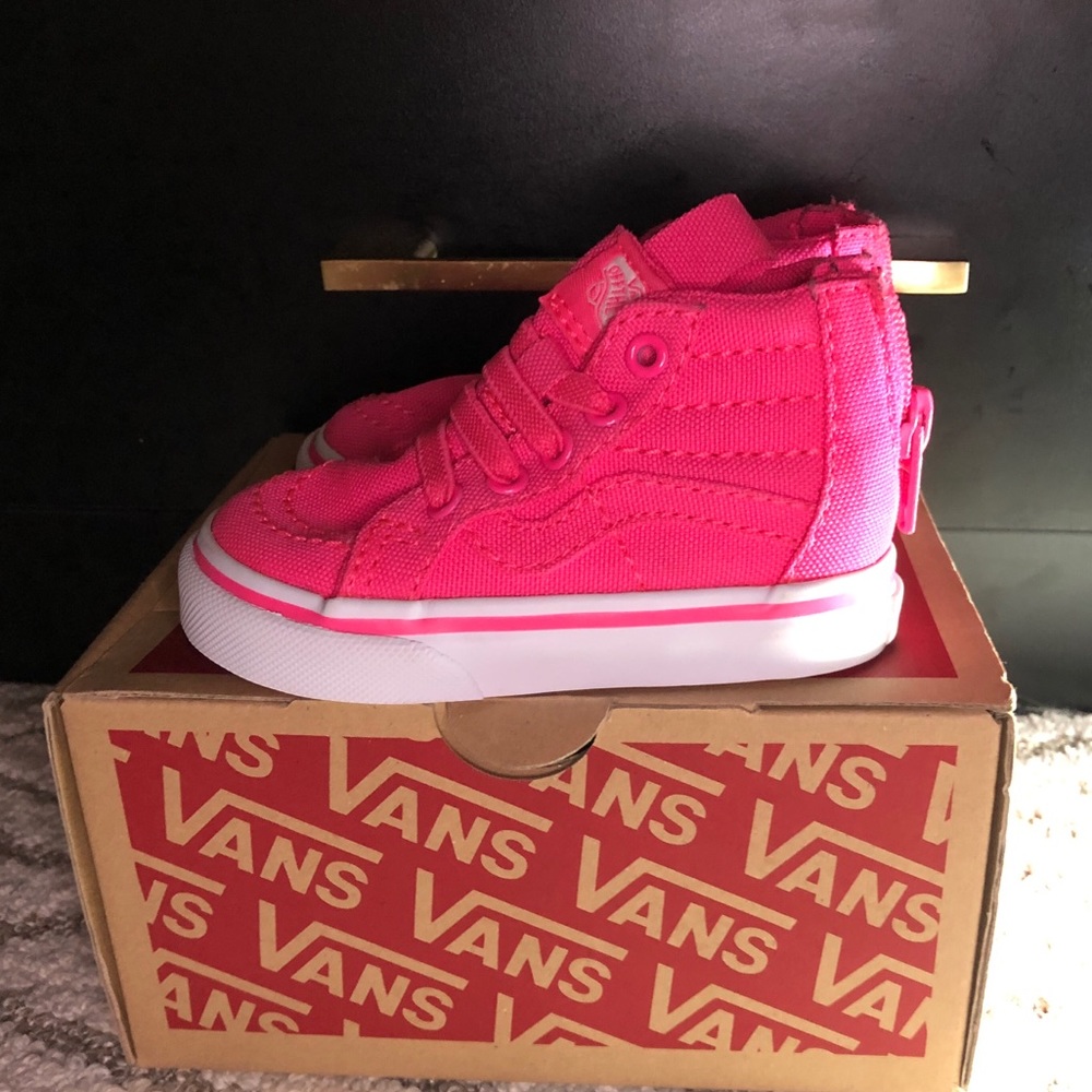 Cute brand new toddler size 4 vans high tops pink